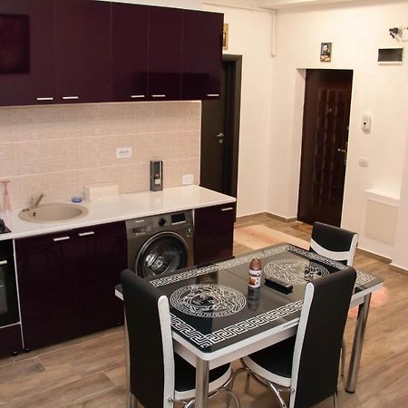 Apartament Capitala Militari Roşu מראה חיצוני תמונה
