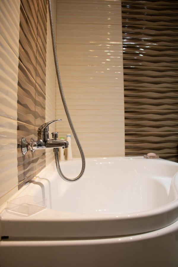 Apartament Capitala Militari Roşu מראה חיצוני תמונה