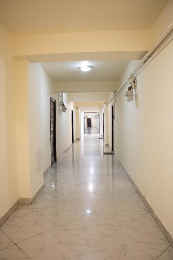 Apartament Capitala Militari Roşu מראה חיצוני תמונה