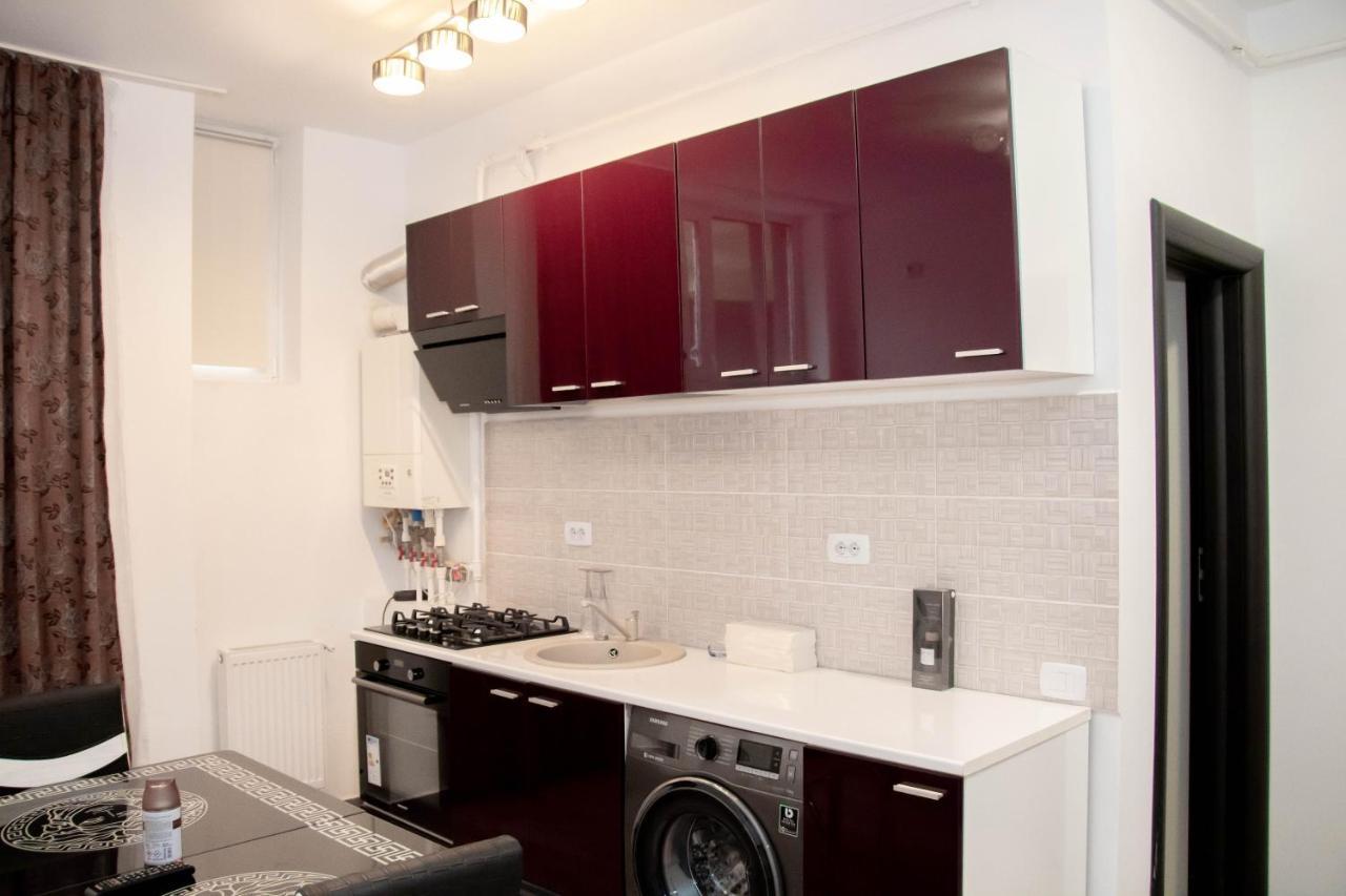 Apartament Capitala Militari Roşu מראה חיצוני תמונה